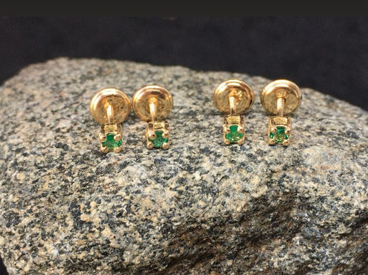 Aretes Esmeralda  en Oro 18k 2,7 mm