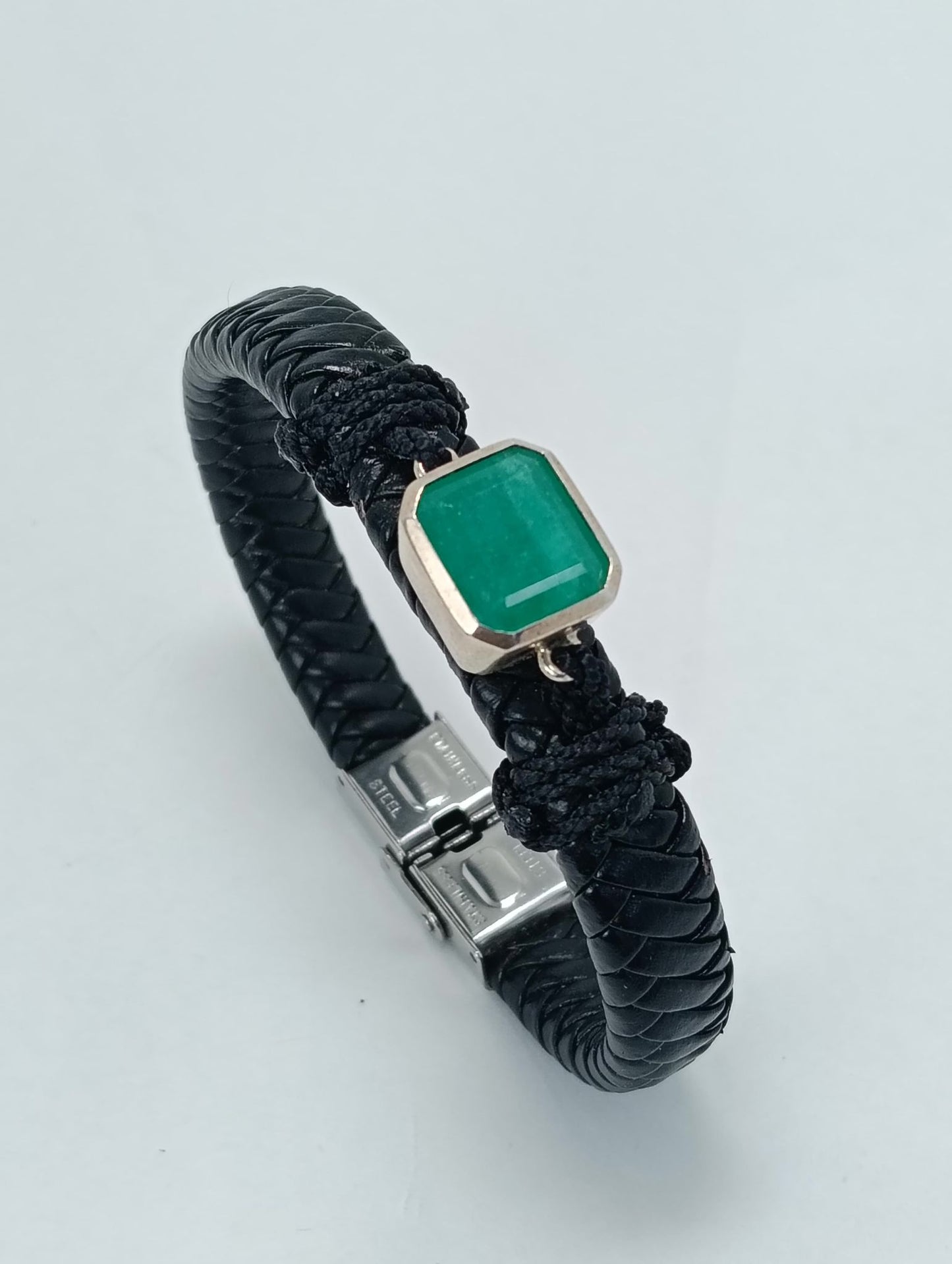 Manilla Masculina con Esmeralda Natural Trenzada